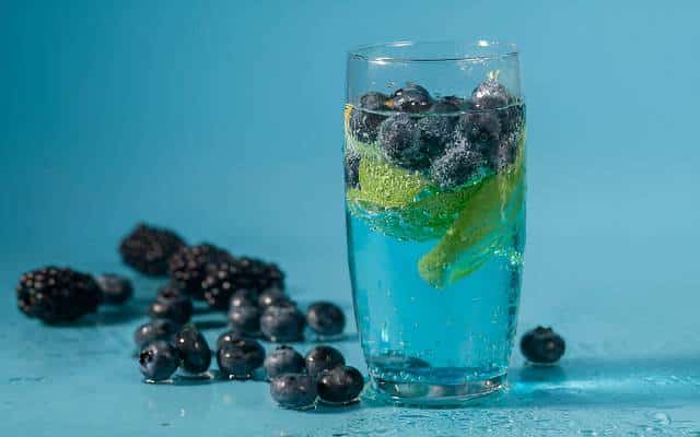 طرز تهیه موهیتو آبی