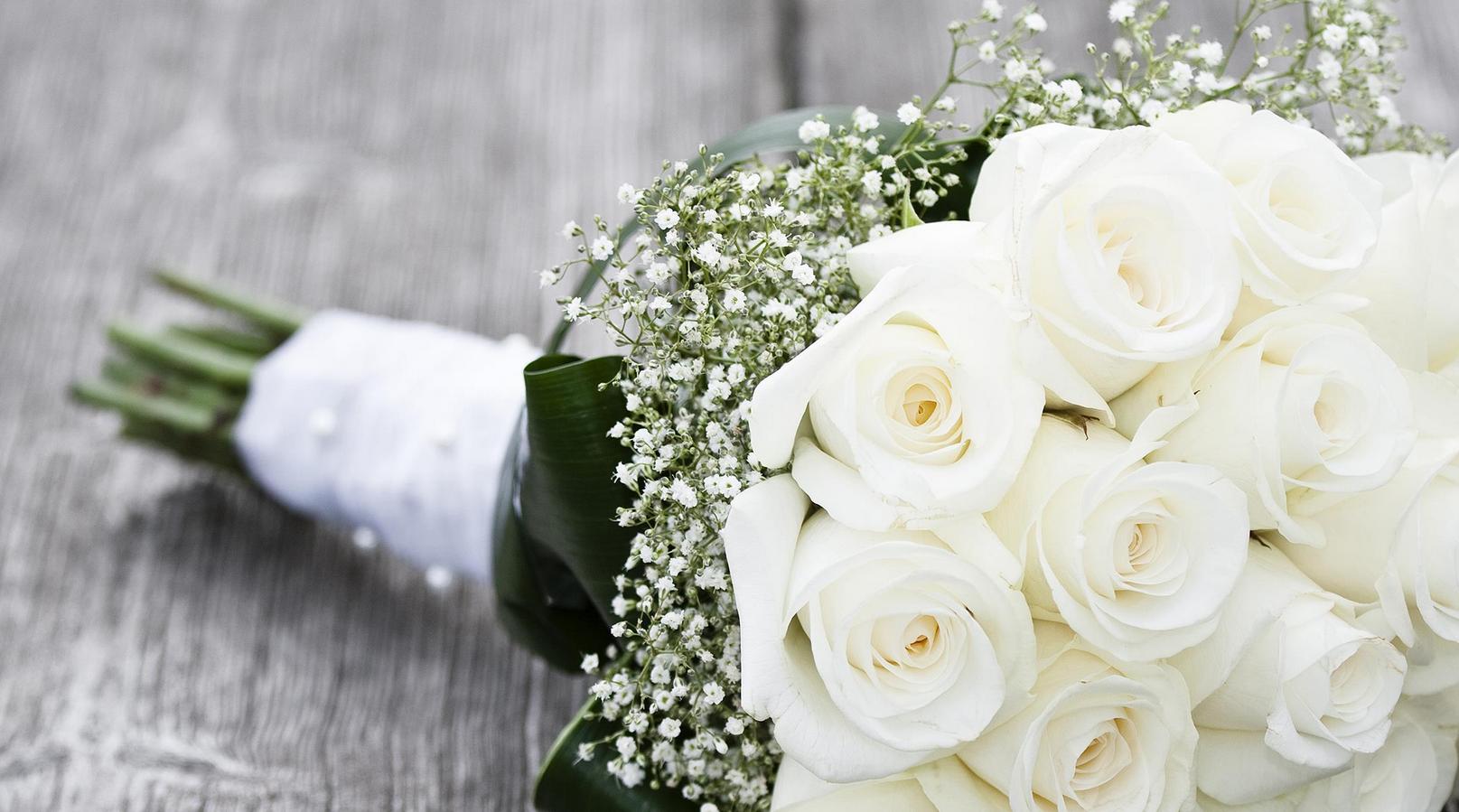 دسته‌گل عروس با گل‌های رز؛ کلاسیک و همیشه مد روز