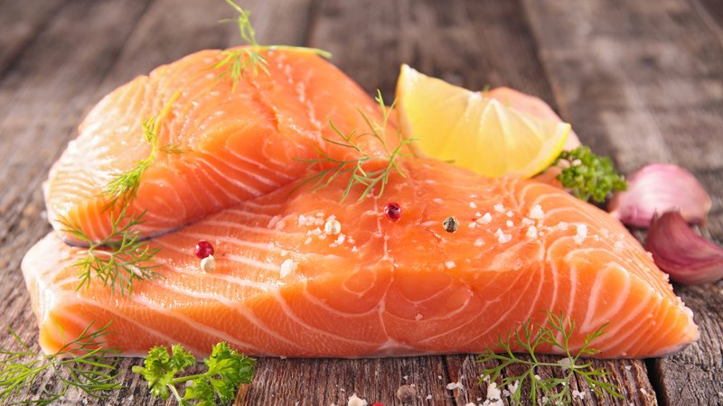 برای مراقبت از پوست چه کنیم ؟ انواع ماهی چرب را در رژیم غذایی روزانه جا دهید