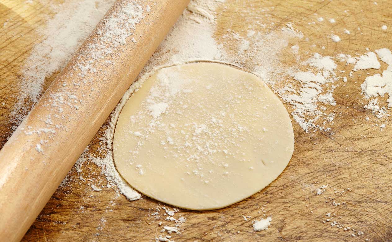 مواد لازم برای درست کردن خمیر پیراشکی گوشت در فر