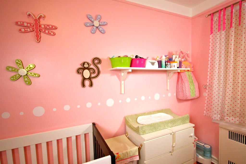 جایی برای گذاشتن وسایل اضافی در تزیین اتاق نوزاد