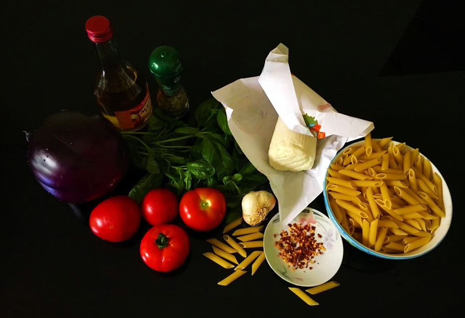 طرز تهیه و مواد لازم پاستا ایتالیایی پنه ساده سبزیجات آلا نورما برای 4 نفر