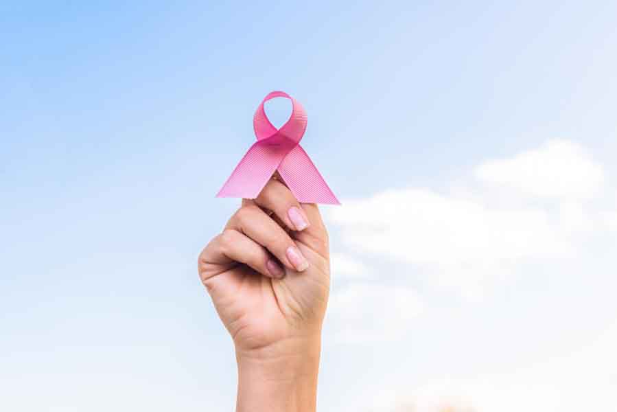 آگاهی از بیماری سرطان سینه برای تمام زنان لازم است