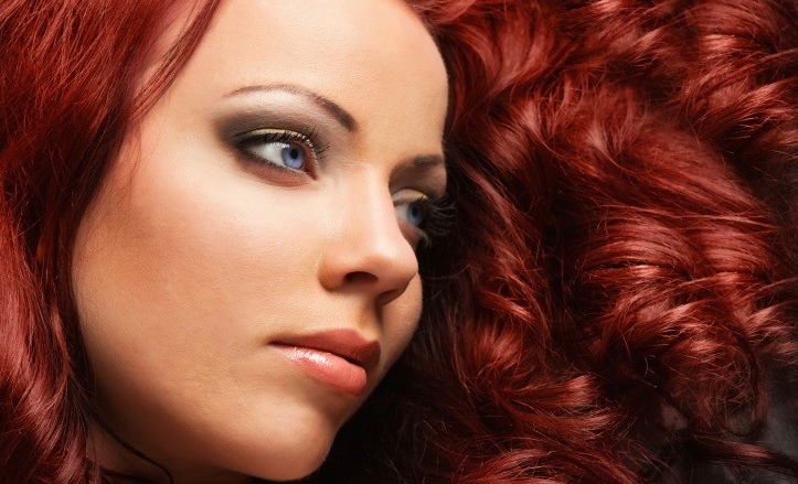 رنگ مو مناسب با رنگ پوست ؛ رنگ مو قرمز سرد