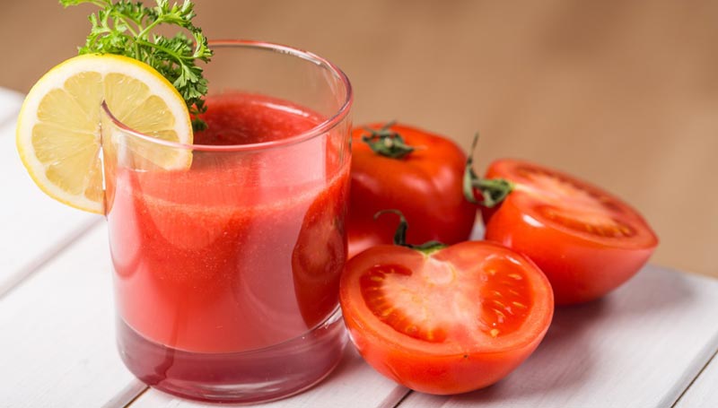 آب گوجه فرنگی بهترین نوشیدنی‌های طب سنتی آلودگی هوا