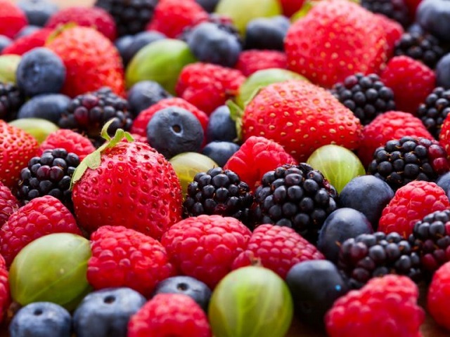 بلوبری و زغال اخته؛ موثرترین میوه‌های مفید پاکسازی کبد چرب