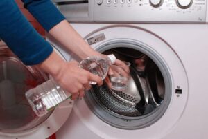 جرم گیری ماشین لباسشویی ؛ چطور ماشین لباسشویی درب از جلو را تمیز کنیم