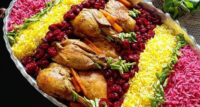 طرز تهیه آلبالو پلو با گوشت مرغ شام تابستانی شیرازی