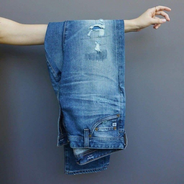 شلوار جین فاق بلند بپوشید که شما را لاغرتر و قدبلندتر نشان دهد