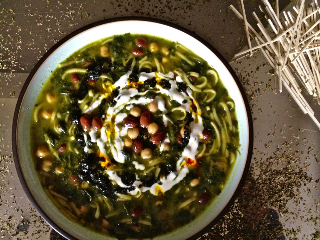 طرز تهیه آش رشته نذری محرم برای 50 نفر + ترکیب دقیق سبزی و نکات مهم پخت