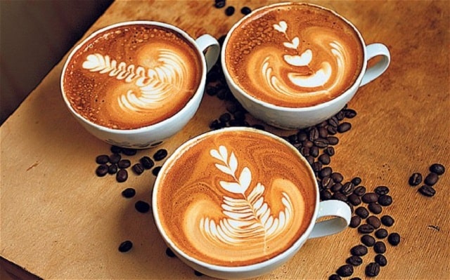 کافه لاته از جمله محبوب‌ترین نوشیدنی‌های کافی شاپی با اصالت ایتالیایی و بر پایه قهوه است