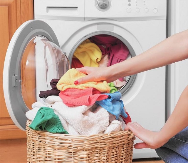 بهترین درجه آب گرم ماشین لباسشویی برای شستن لباس‌های سفید کدام است؟