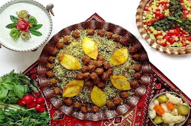 کلم پلو شیرازی با گوشت چرخ کرده