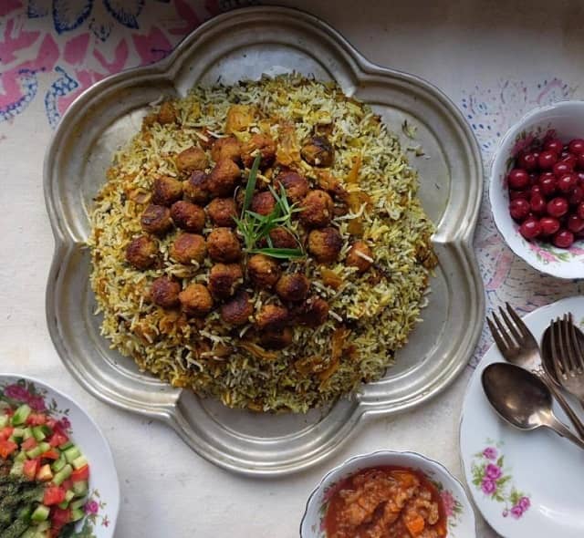 طرز تهیه کلم پلو شیرازی با گوشت قلقلی