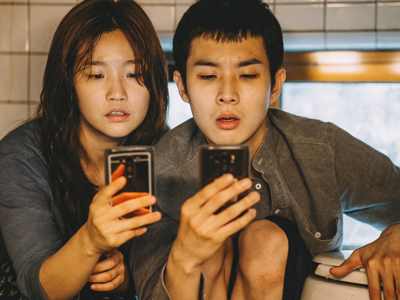 نقد فیلم کره‌ای انگل بهترین فیلم اسکار 2020؛ داستان عجیب یک خانواده عجیب‌تر