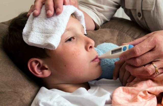 روش‌های پایین آوردن سریع تب کودکان و بزرگسالان در خانه