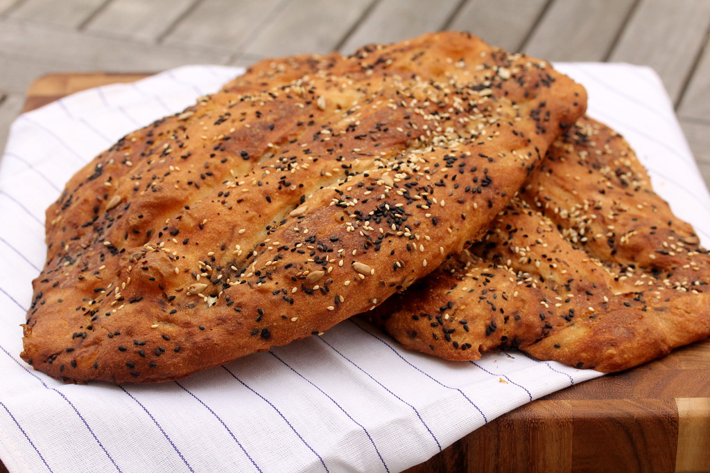 پیشگیری از ابتلا به بیماری کرونا؛نحوه صحیح خرید نان به توصیه دانشگاه شهید بهشتی