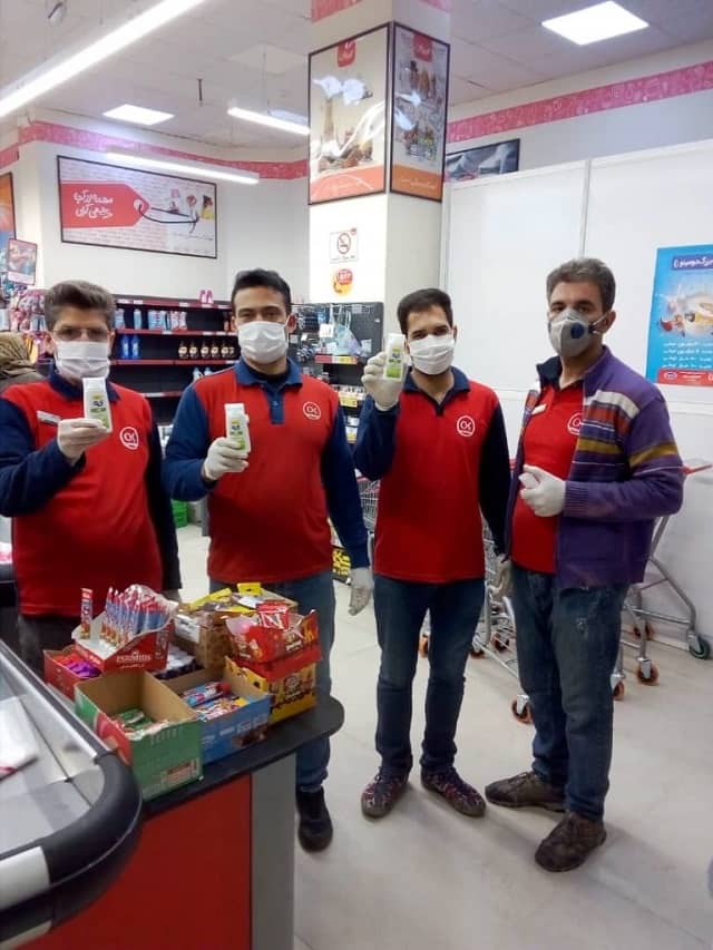 بهداشت روزانه کارکنان فروشگاه‌های زنجیره‌ای افق کوروش برای پیشگیری از آلودگی به ویروس کرونا