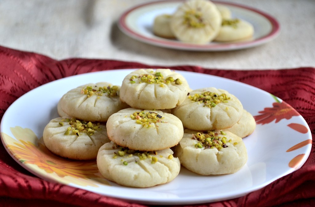 طرز تهیه اصلی شیرینی نون برنجی کرمانشاهی زعفرانی با طعم بازاری