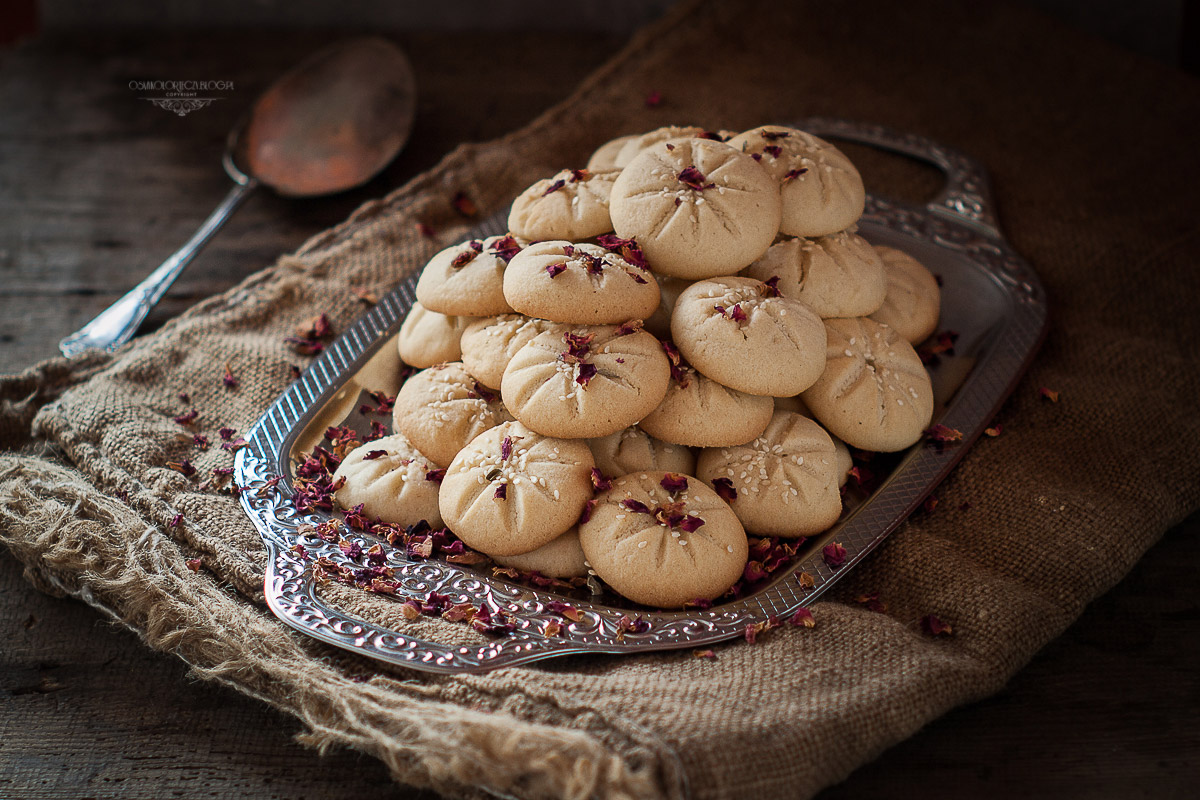 طرز تهیه اصلی شیرینی نون برنجی کرمانشاهی زعفرانی و ساده با ط