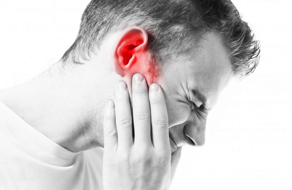 عفونت حاد گوش از علائم بیماری پاییزی
