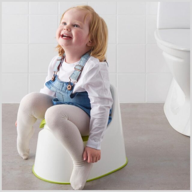 آموزش با لگن توالت کودک