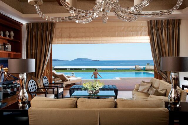 هتل ساحلی مجتمع اقامتی لاگونیسی (جزیره خرگوش) رویال ویلا در آتن، یونان- هتل گران قیمت و لوکس جهان در سال 2020 به انتخاب مسافران