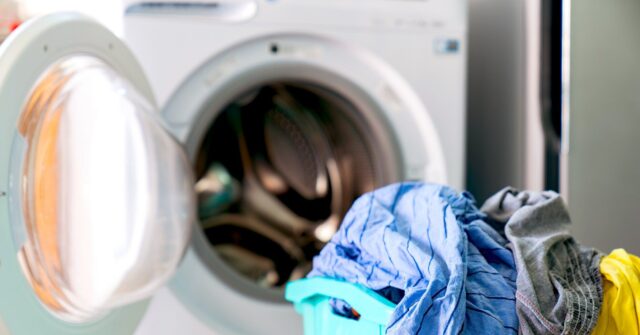 شستن لباس‌های بافتنی با ماشین ‌لباسشویی