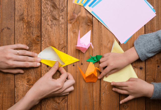 اوریگامی تخیل و رنگ شناسی را در کودکان تقویت می‌کند