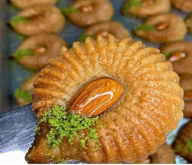 پخت شیرینی تاتلی شانه ترکیه ‌در فر