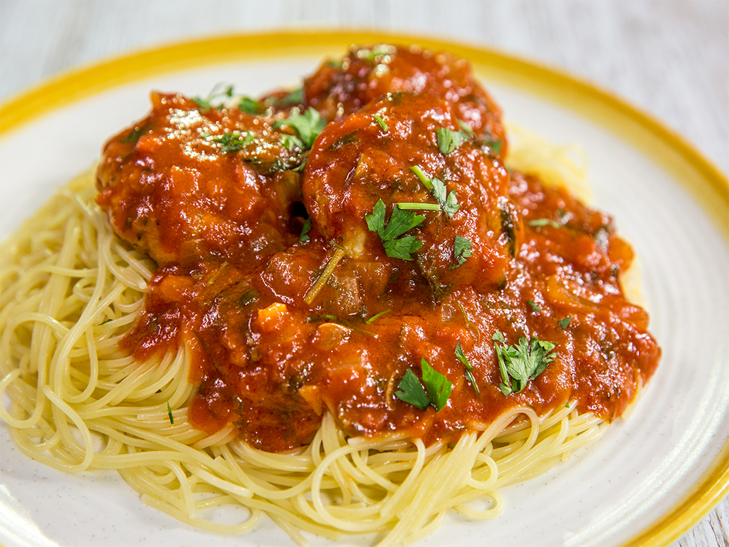 طرز تهیه اسپاگتی با کوفته مرغ؛ غذای محبوب و خوشمزه