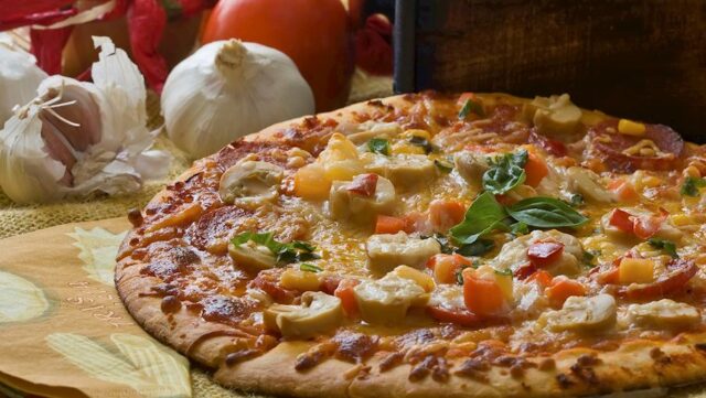 معروف ترین و خوشمزه ترین انواع پیتزاهای دنیا کدامند؟