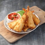 طرز تهیه سمبوسه میگو به روش بندری و جنوبی + سس مخصوص میگو