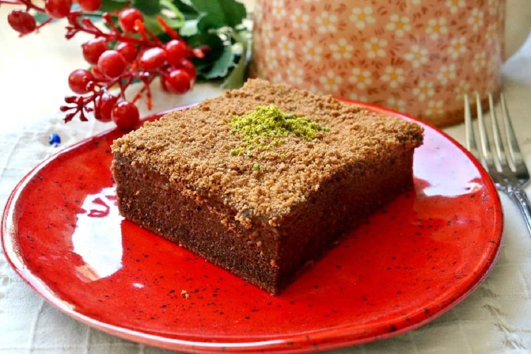 طرز تهیه کیک شنی ساده و شکلاتی به همراه روش تزئین این کیک