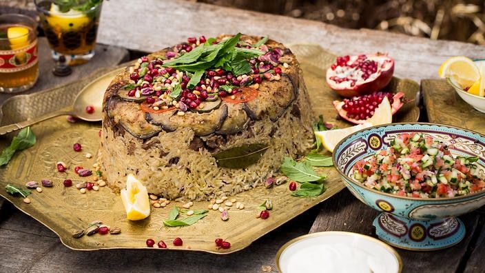 طرز تهیه فوت و فن‌های مقلوبه پلو مرغ و بادمجان؛ غذای عربی لذیذ و خوشمزه