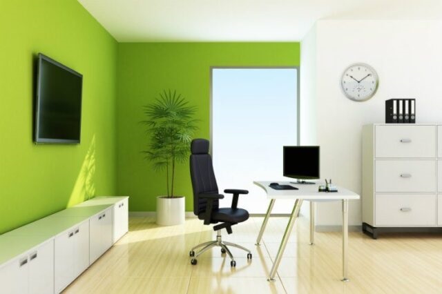 تعادل در دفتر کار با رنگ سبز