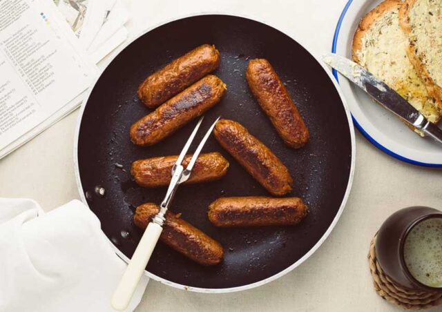 مراحل طرز تهیه سوسیس گیاهی بدون گوشت و تخم مرغ