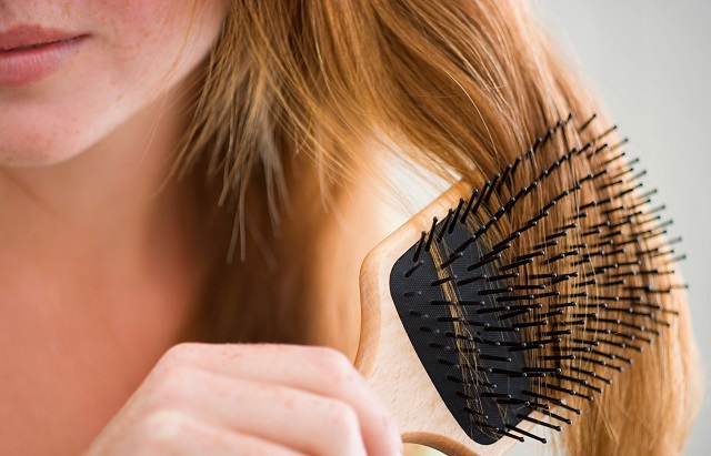 نکاتی ضروری که باید در مورد مراقبت و درمان موهای خشک بدانید