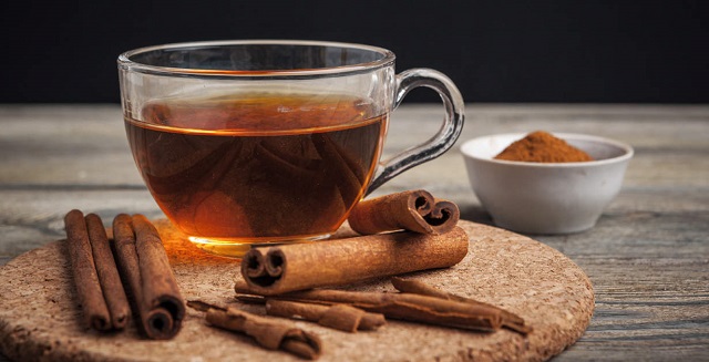 چای دارچین برای کاهش درد و گرفتگی در دوران قاعدگی