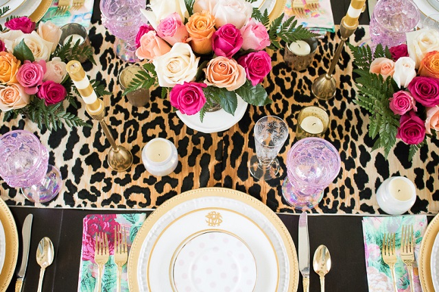 برای چیدمان میز شام رسمی یا ساده از لوازم تزئینی استفاده کنید