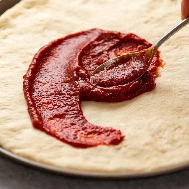 ترکیب سس و خمیر پیتزا از رازهای حرفه ای خوشمزه شدن پیتزا