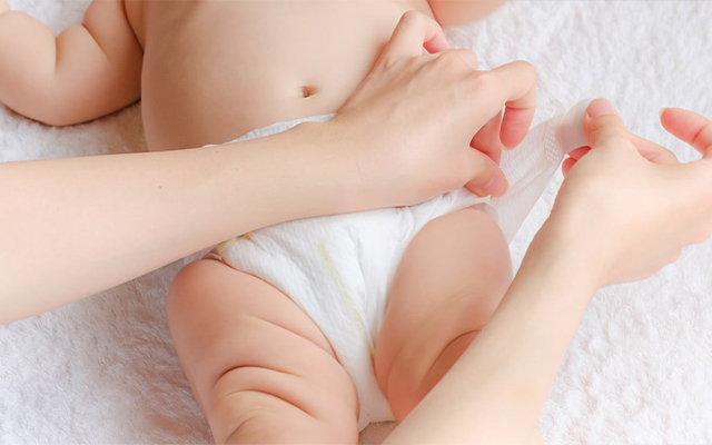 خواص و کاربرد وازلین برای درمان سوختگی پای نوزاد