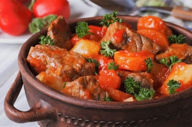 تاس کباب از غذای ایرانی اصیل و خوشمزه