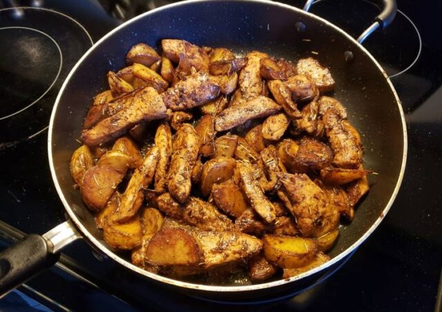 طرز تهیه خوراک قفقازی با مرغ و سبزیجات