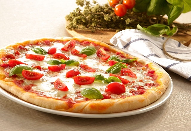 راه‌ های جلوگیری از خشک شدن خمیر پیتزا در فر