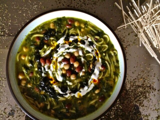 آش رشته، غذای محبوب چهارشنبه سوری