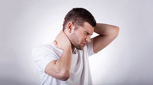آگاهی از نشانه ‌های گردن درد برای یافتن بهترین روش درمان
