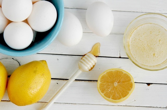 ترکیب ماسک عسل و لیمو به همراه سفیده تخم مرغ
