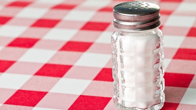 ید علاوه بر نمک در چه خوراکی هایی یافت می شود؟