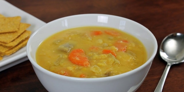  سوپ مرغ و ذرت؛ یک سوپ مقوی برای ماه رمضان
